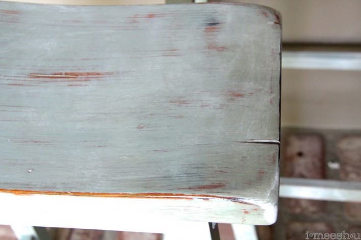 chalk paint bar stool top distressed detail
